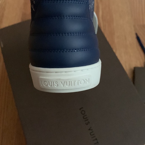 Hi Top Denim Louis Vuitton sneakers original from the store. - Picture 10 of 10